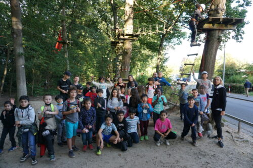 Gruppenbild Kletterausflug von MRH Trowe zusammen mit einer Kindergruppe der Arche